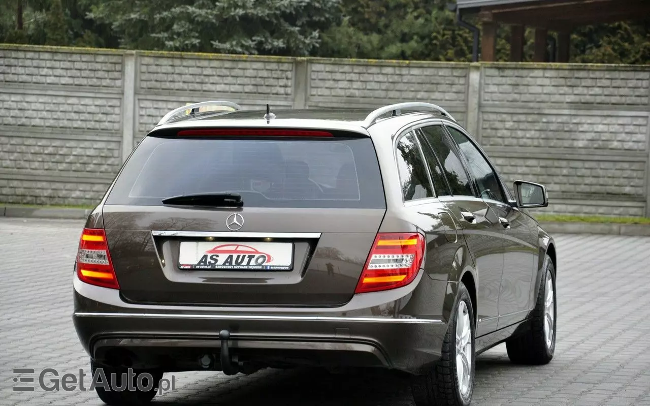 MERCEDES-BENZ Klasa C 180 T CDI DPF (BlueEFFICIENCY) Elegance