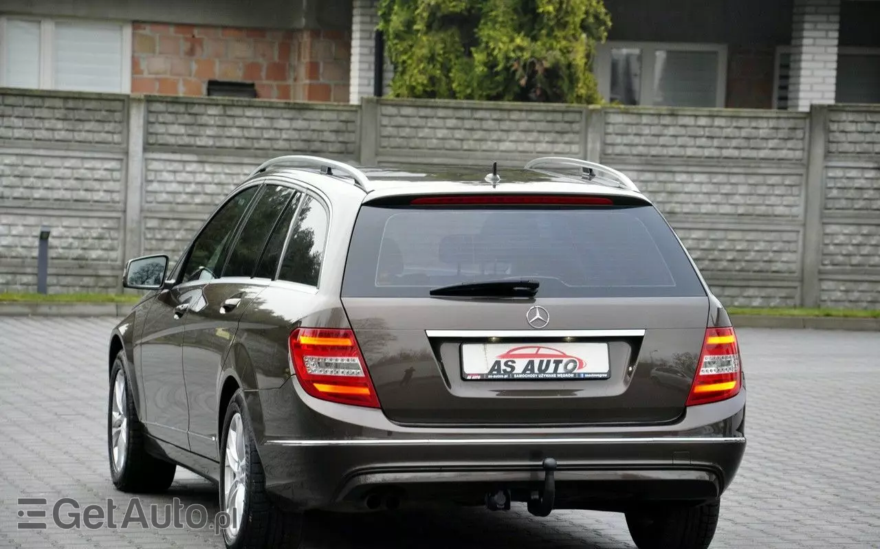 MERCEDES-BENZ Klasa C 180 T CDI DPF (BlueEFFICIENCY) Elegance