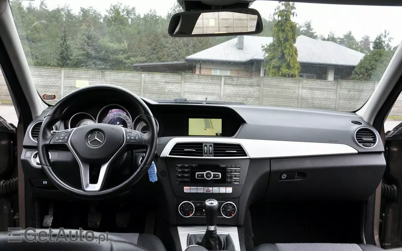 MERCEDES-BENZ Klasa C 180 T CDI DPF (BlueEFFICIENCY) Elegance