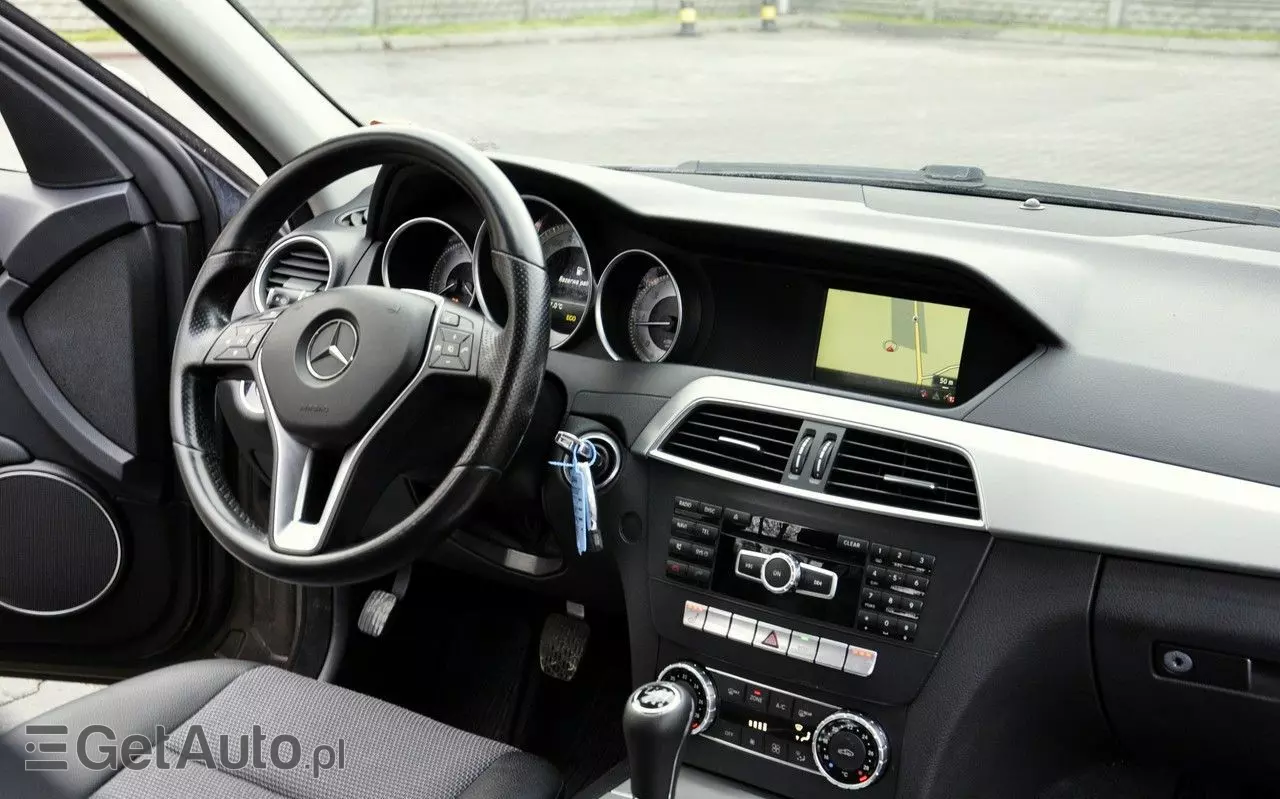 MERCEDES-BENZ Klasa C 180 T CDI DPF (BlueEFFICIENCY) Elegance