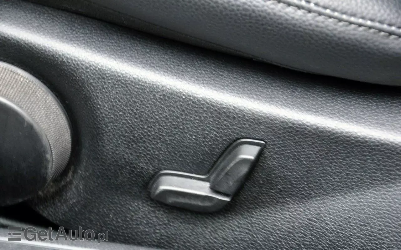 MERCEDES-BENZ Klasa C 180 T CDI DPF (BlueEFFICIENCY) Elegance