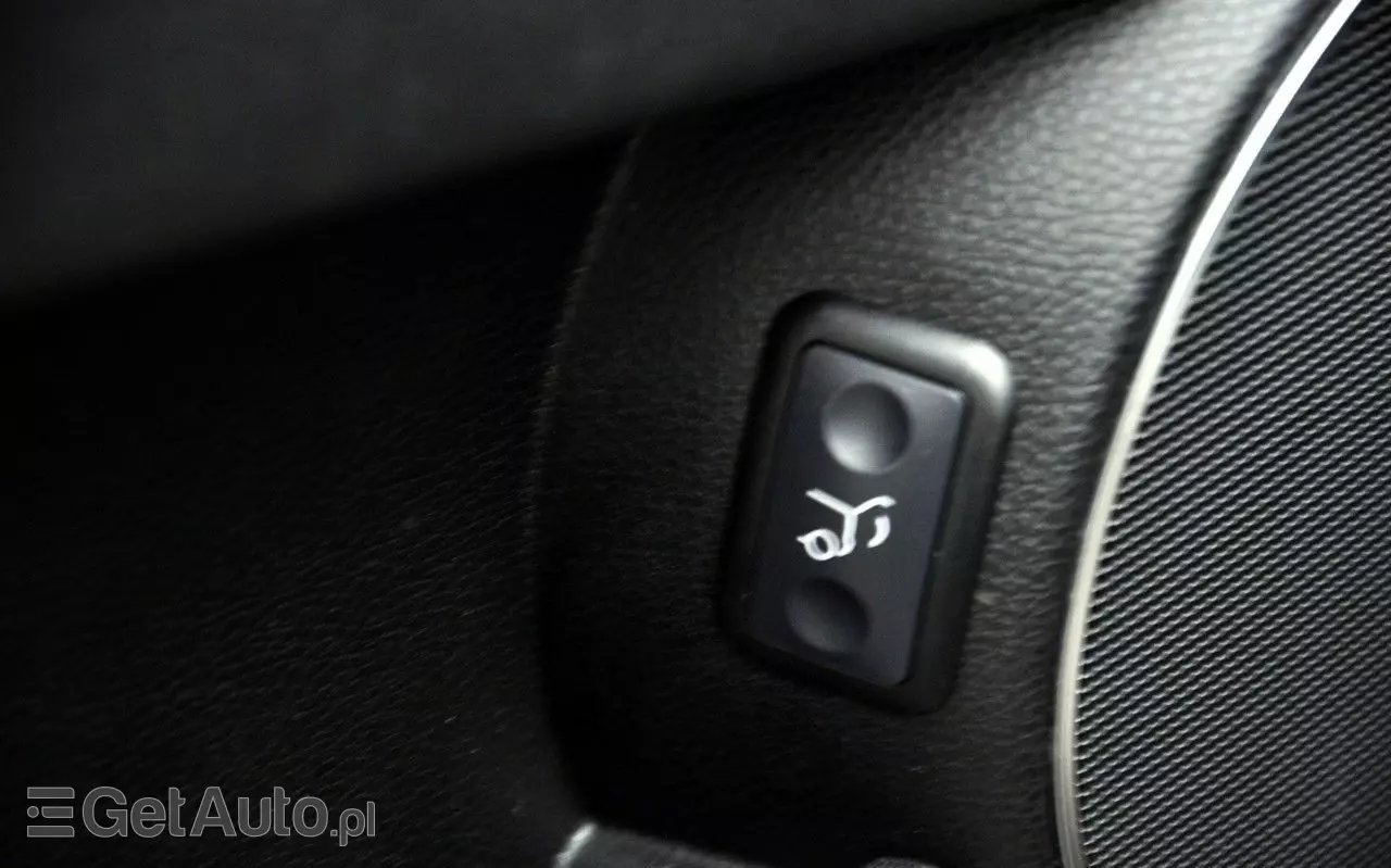 MERCEDES-BENZ Klasa C 180 T CDI DPF (BlueEFFICIENCY) Elegance