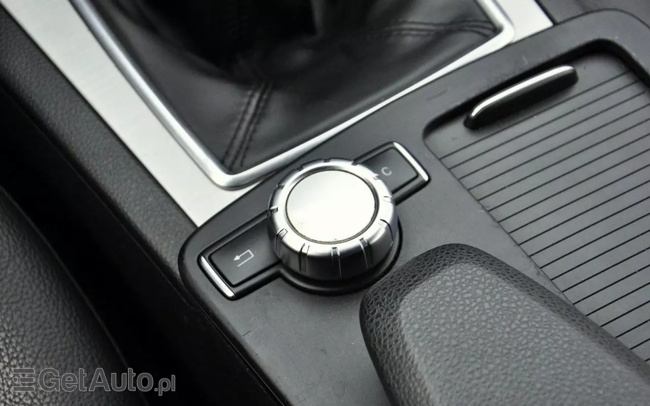 MERCEDES-BENZ Klasa C 180 T CDI DPF (BlueEFFICIENCY) Elegance