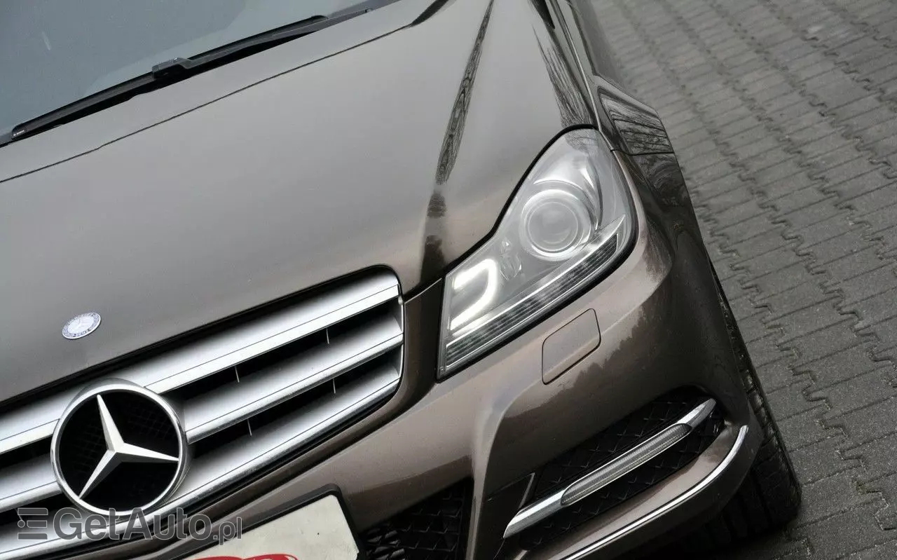 MERCEDES-BENZ Klasa C 180 T CDI DPF (BlueEFFICIENCY) Elegance