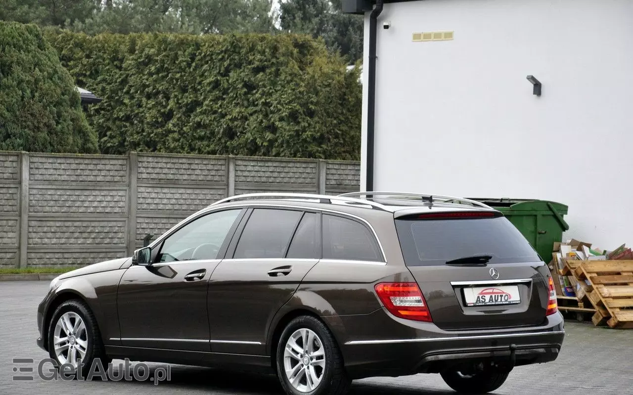 MERCEDES-BENZ Klasa C 180 T CDI DPF (BlueEFFICIENCY) Elegance