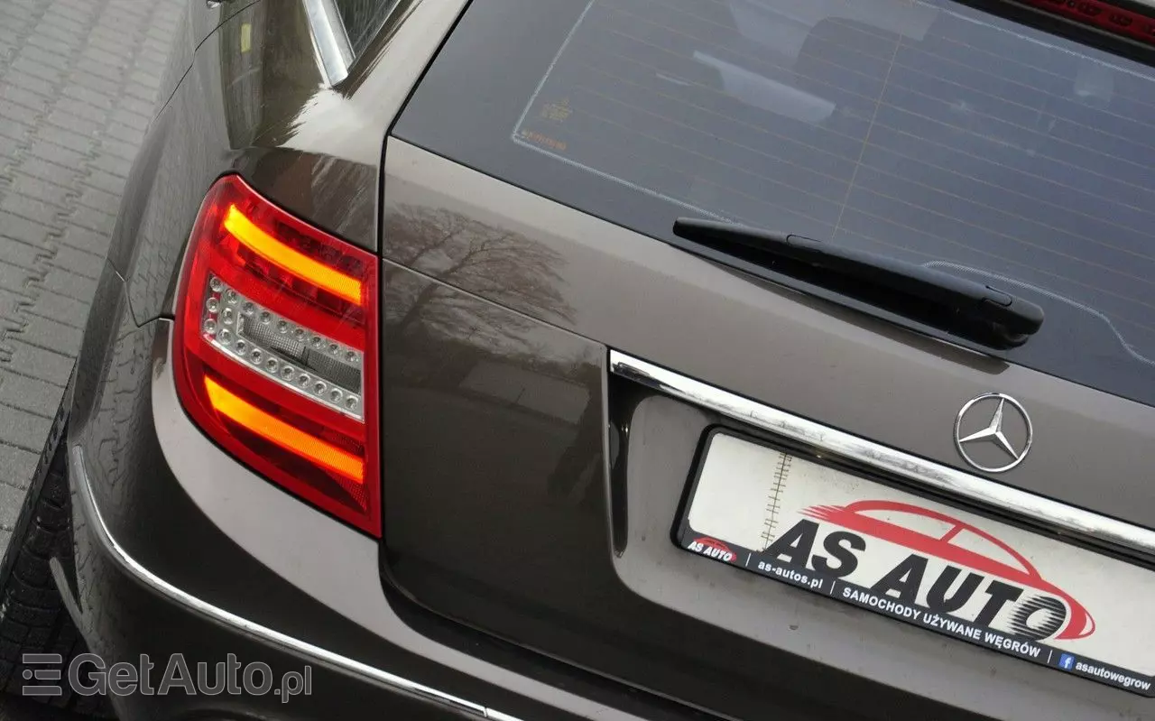 MERCEDES-BENZ Klasa C 180 T CDI DPF (BlueEFFICIENCY) Elegance