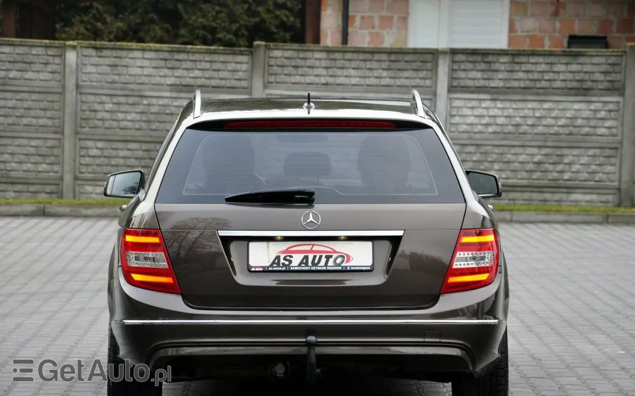 MERCEDES-BENZ Klasa C 180 T CDI DPF (BlueEFFICIENCY) Elegance