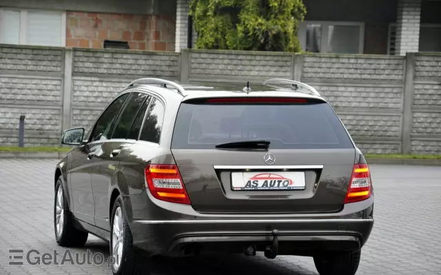 MERCEDES-BENZ Klasa C 180 T CDI DPF (BlueEFFICIENCY) Elegance