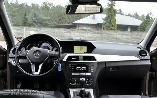 MERCEDES-BENZ Klasa C 180 T CDI DPF (BlueEFFICIENCY) Elegance