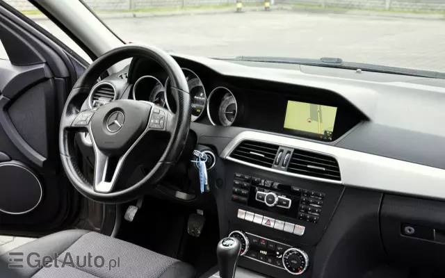 MERCEDES-BENZ Klasa C 180 T CDI DPF (BlueEFFICIENCY) Elegance