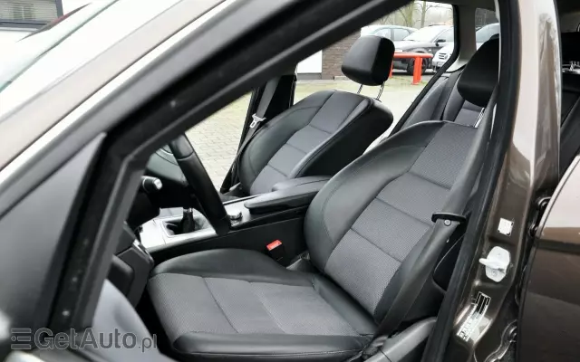 MERCEDES-BENZ Klasa C 180 T CDI DPF (BlueEFFICIENCY) Elegance