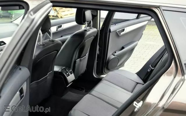 MERCEDES-BENZ Klasa C 180 T CDI DPF (BlueEFFICIENCY) Elegance