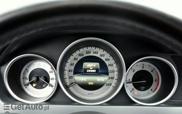 MERCEDES-BENZ Klasa C 180 T CDI DPF (BlueEFFICIENCY) Elegance