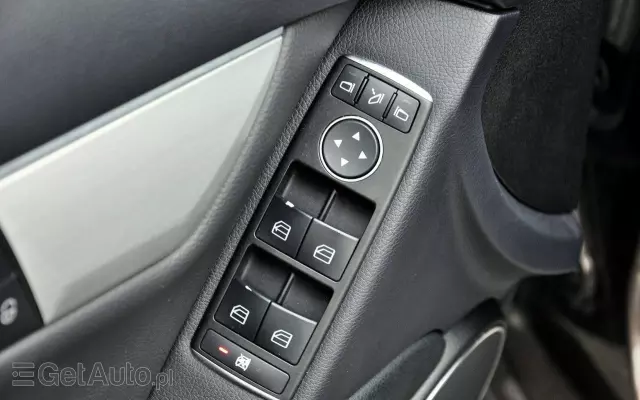 MERCEDES-BENZ Klasa C 180 T CDI DPF (BlueEFFICIENCY) Elegance