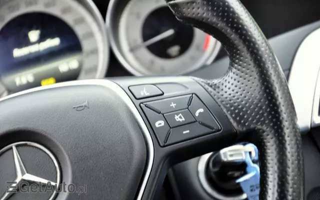 MERCEDES-BENZ Klasa C 180 T CDI DPF (BlueEFFICIENCY) Elegance