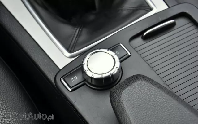 MERCEDES-BENZ Klasa C 180 T CDI DPF (BlueEFFICIENCY) Elegance