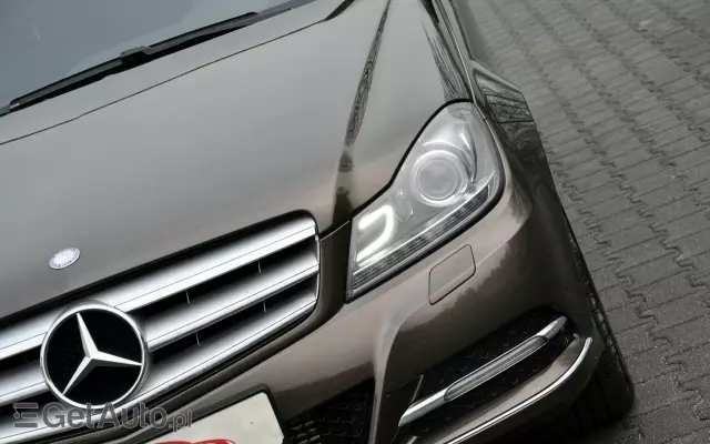 MERCEDES-BENZ Klasa C 180 T CDI DPF (BlueEFFICIENCY) Elegance