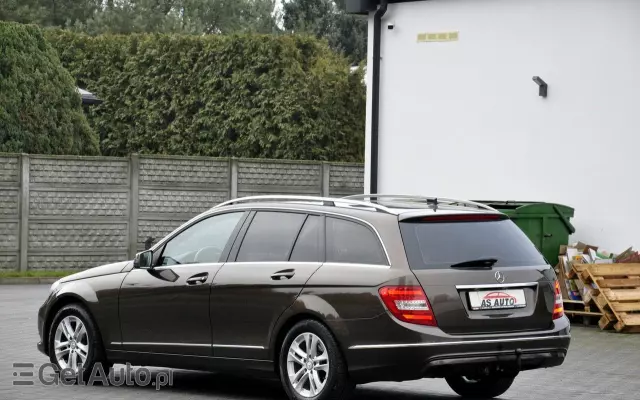 MERCEDES-BENZ Klasa C 180 T CDI DPF (BlueEFFICIENCY) Elegance
