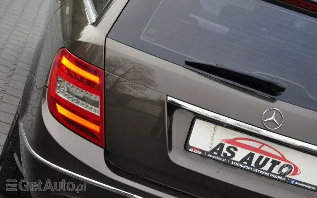 MERCEDES-BENZ Klasa C 180 T CDI DPF (BlueEFFICIENCY) Elegance