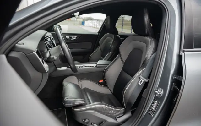 VOLVO S60 T4 Geartronic RDesign
