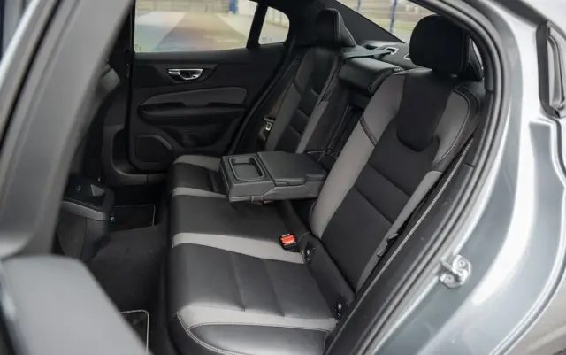 VOLVO S60 T4 Geartronic RDesign