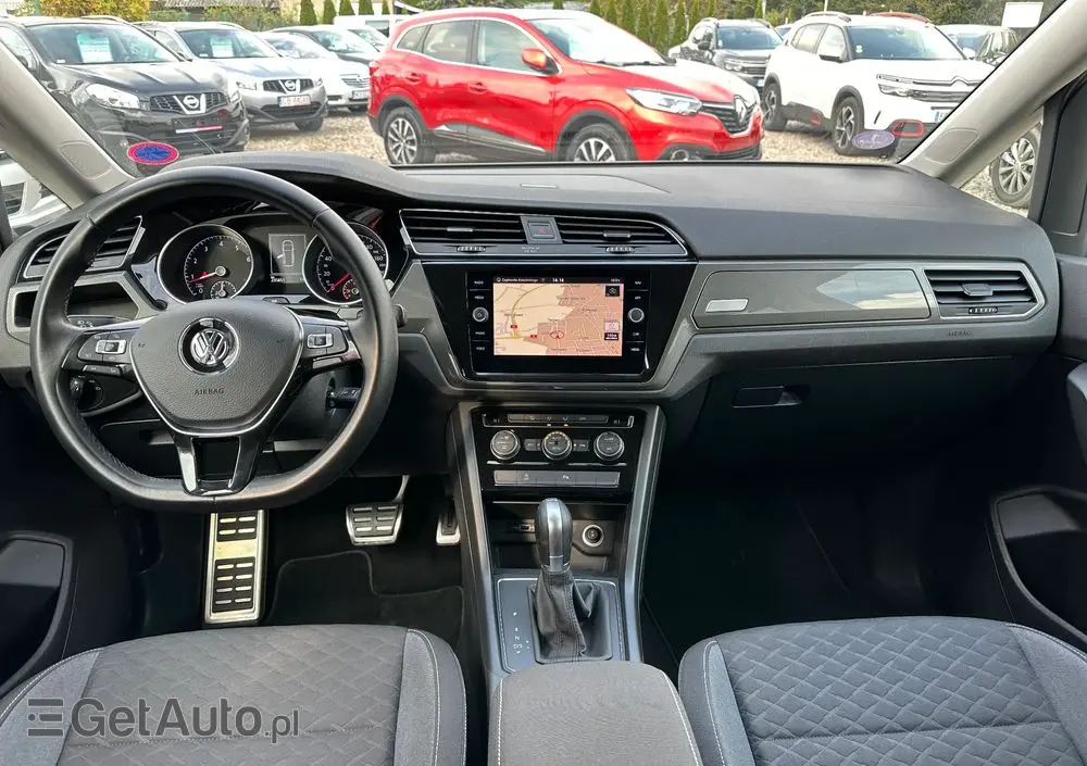 VOLKSWAGEN Touran 