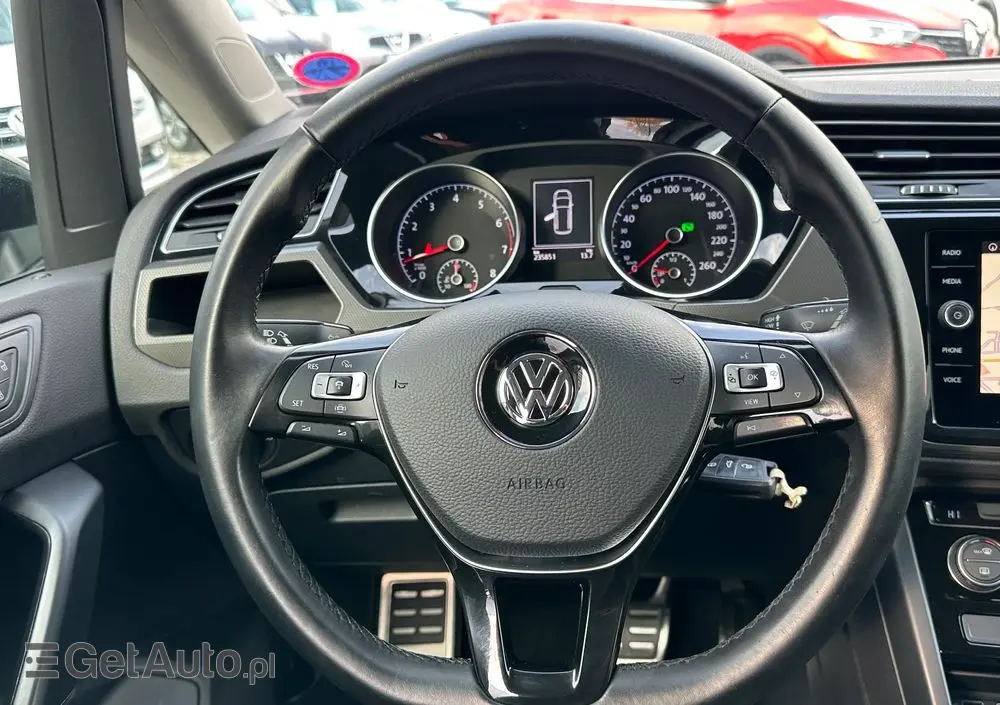 VOLKSWAGEN Touran 