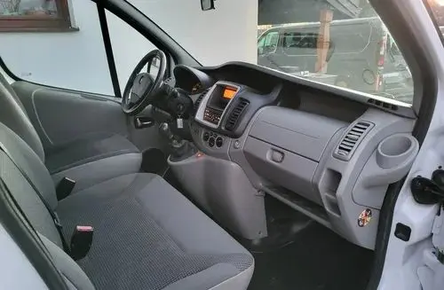 OPEL Vivaro 