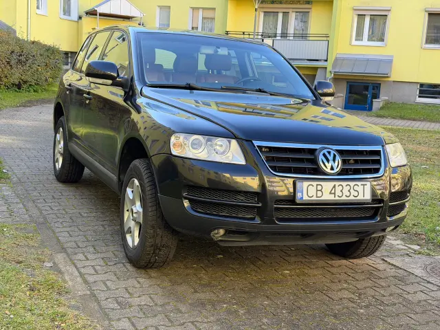 VOLKSWAGEN Touareg 