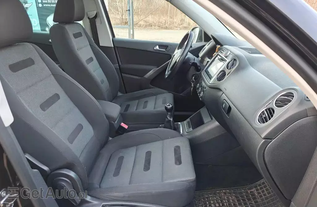 VOLKSWAGEN Tiguan 
