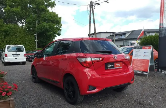 TOYOTA Yaris 
