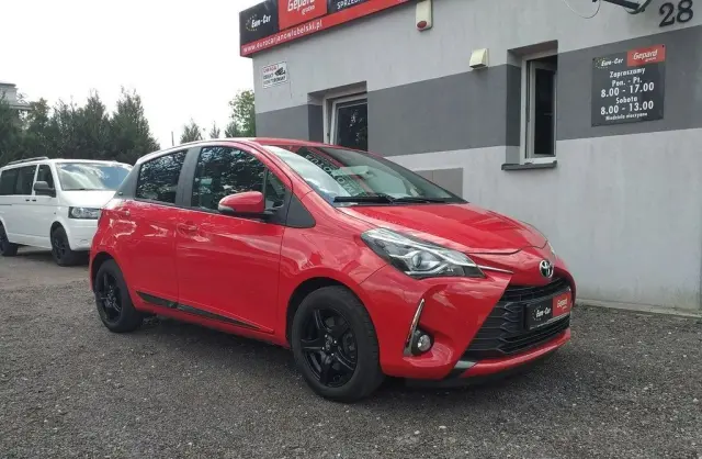 TOYOTA Yaris 