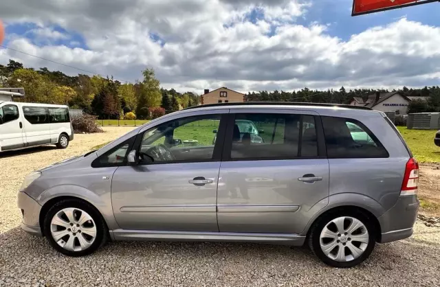OPEL Zafira 