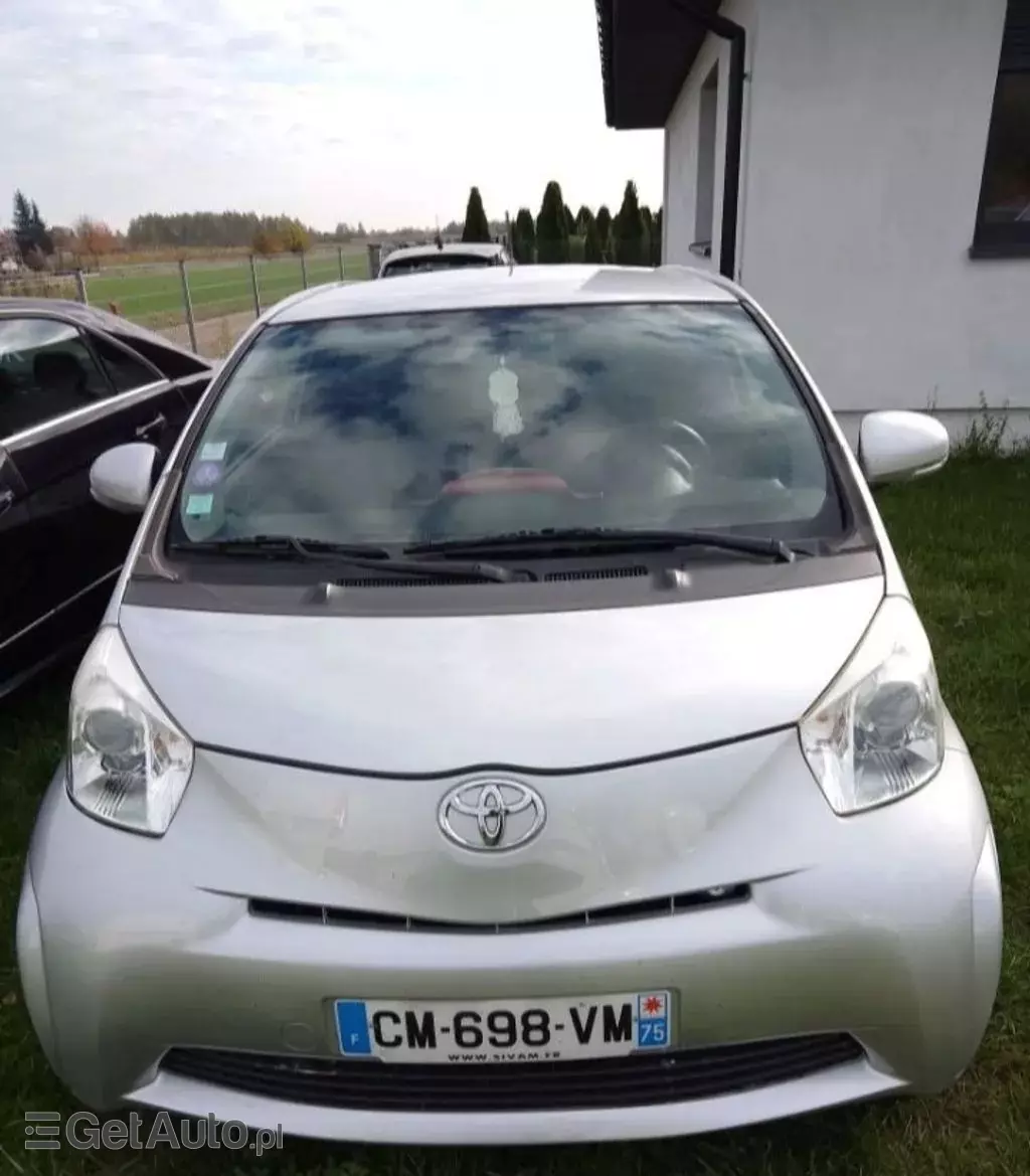 TOYOTA IQ 