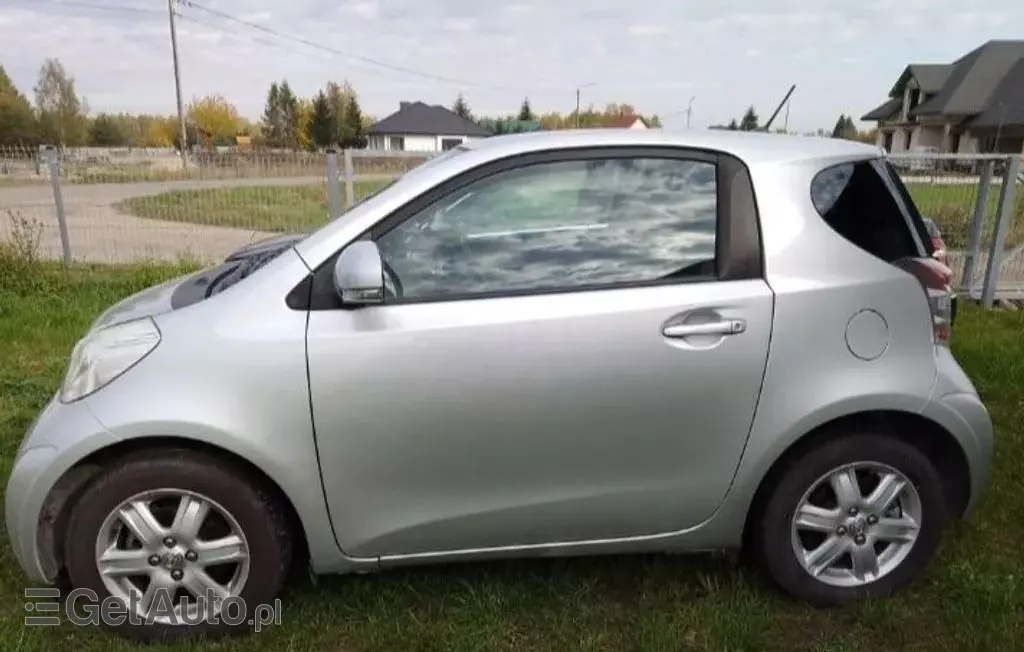 TOYOTA IQ 