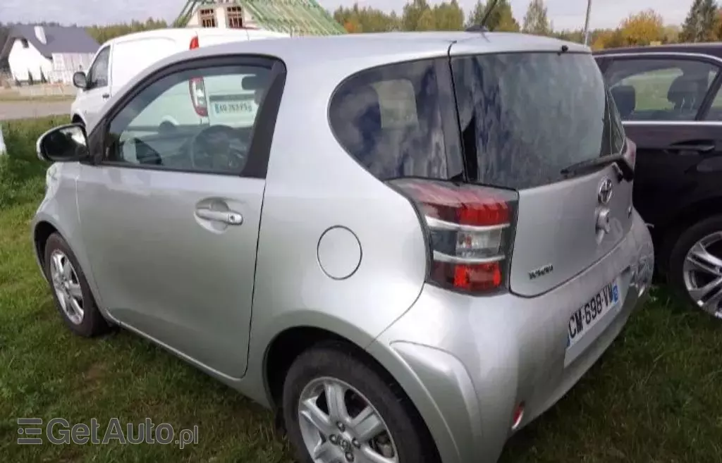 TOYOTA IQ 