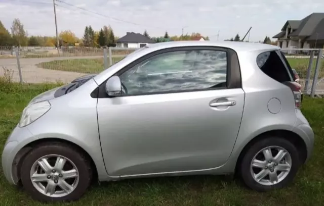 TOYOTA IQ 