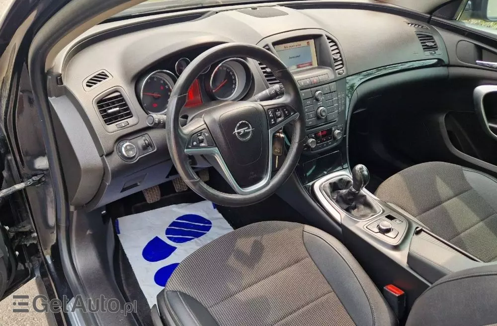 OPEL Insignia 