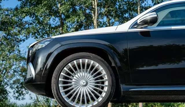 MERCEDES-BENZ GLS Maybach 
