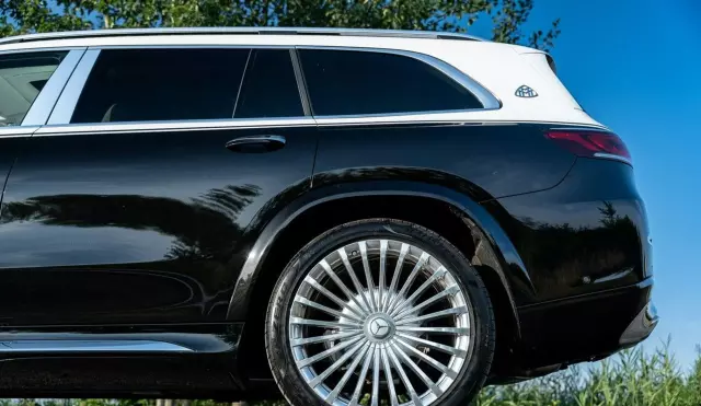 MERCEDES-BENZ GLS Maybach 