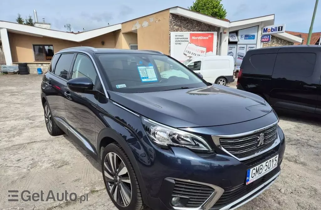 PEUGEOT 5008 