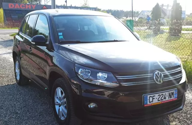 VOLKSWAGEN Tiguan 