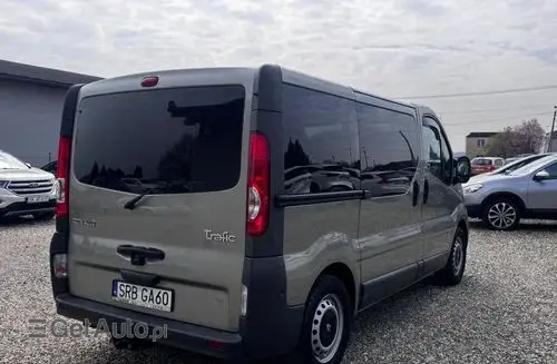 RENAULT Trafic 