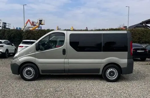 RENAULT Trafic 