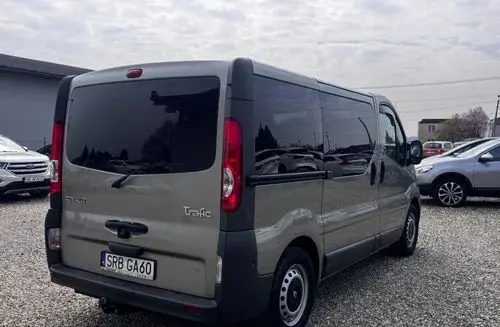 RENAULT Trafic 