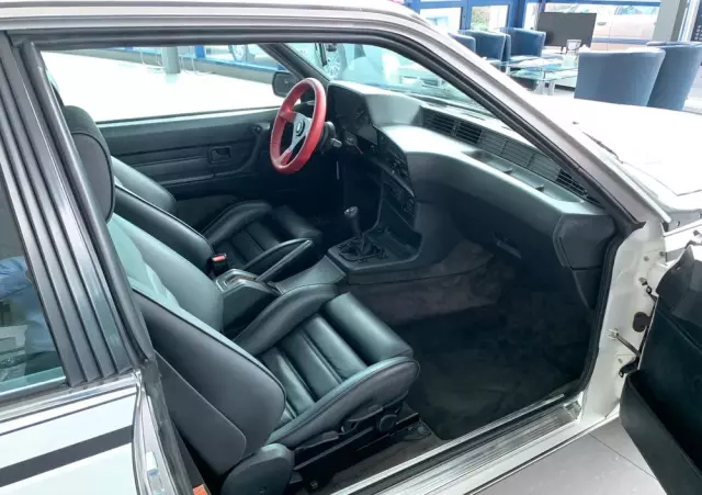 BMW Seria 6 M635 CSi 