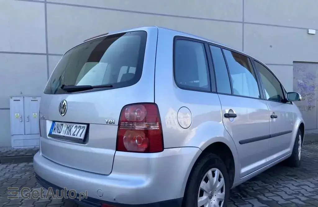 VOLKSWAGEN Touran 