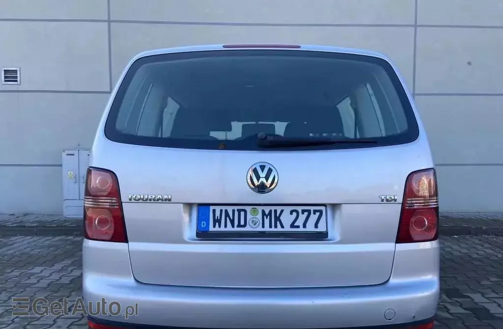 VOLKSWAGEN Touran 