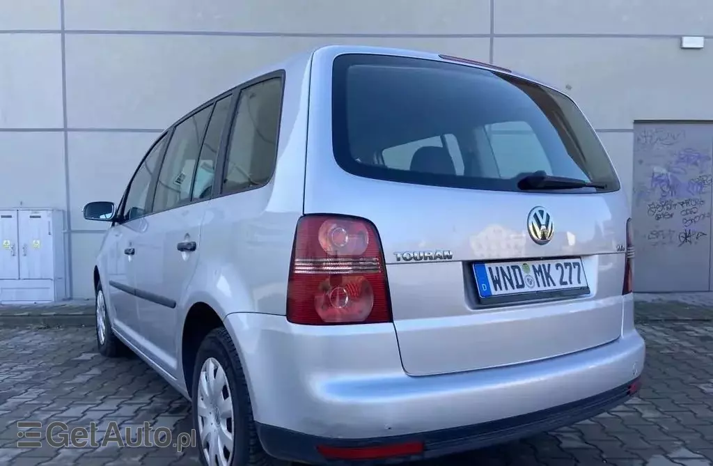 VOLKSWAGEN Touran 