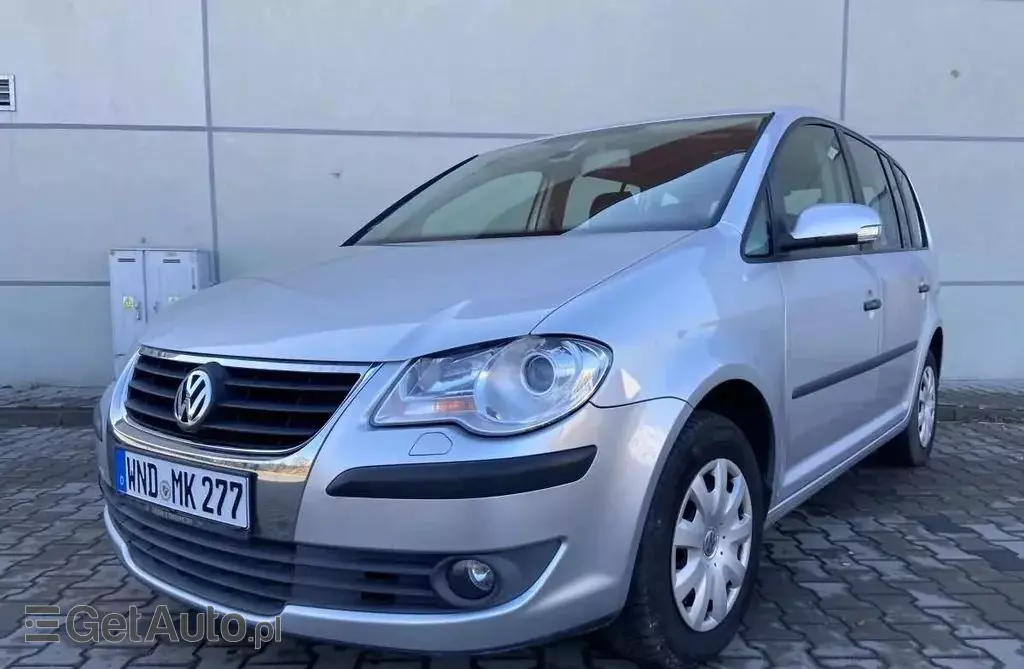 VOLKSWAGEN Touran 